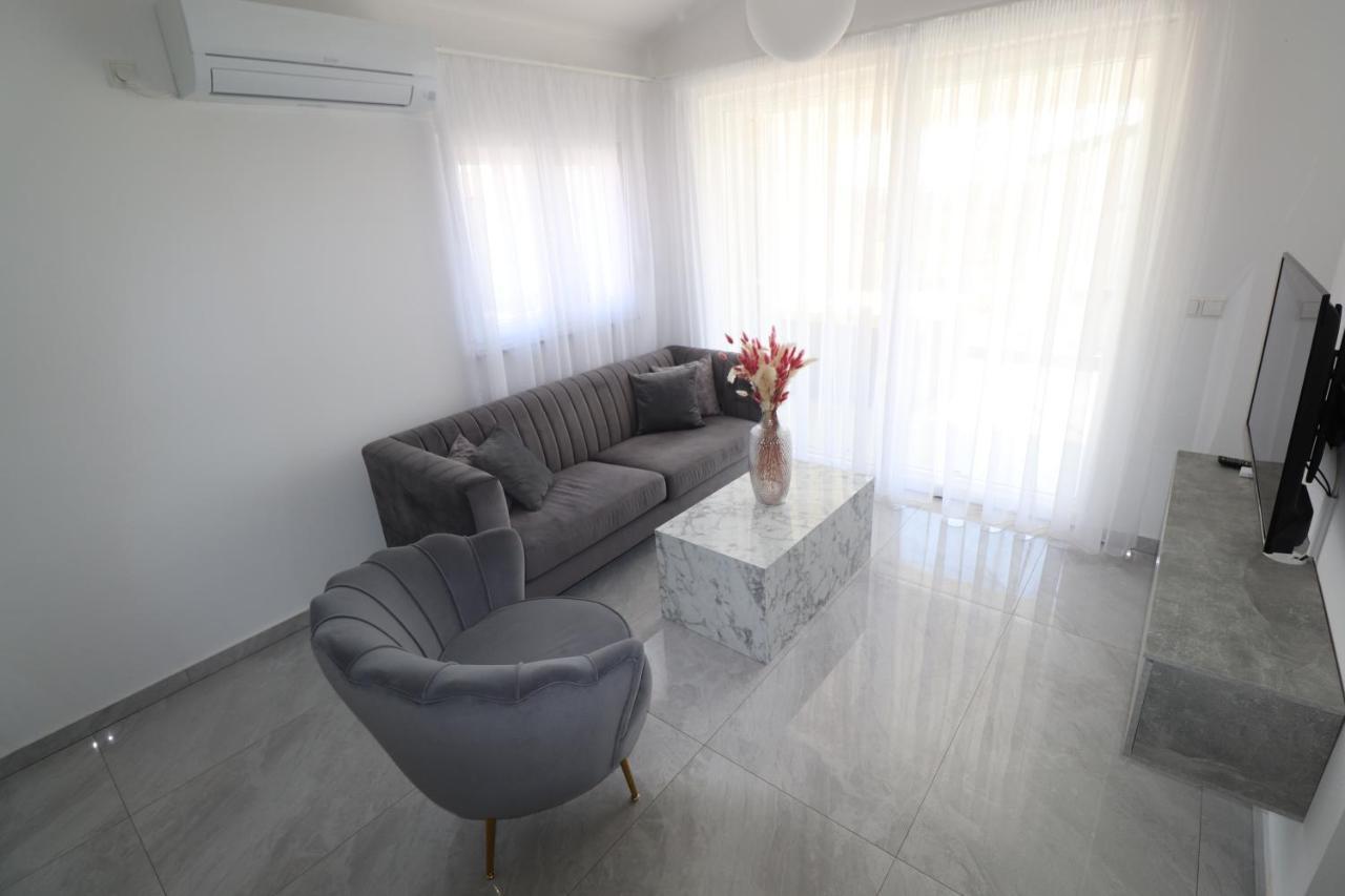 Vrsi Apartments Екстер'єр фото