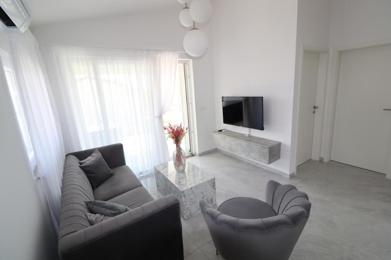 Vrsi Apartments Екстер'єр фото
